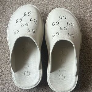 NOT AUTHENTICATED Gucci Mules